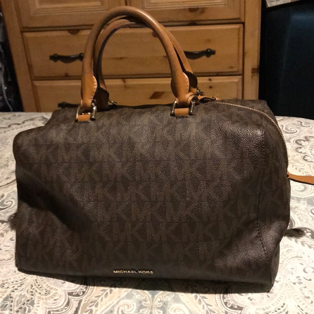 MICHAEL KORS KIRBY SATCHEL